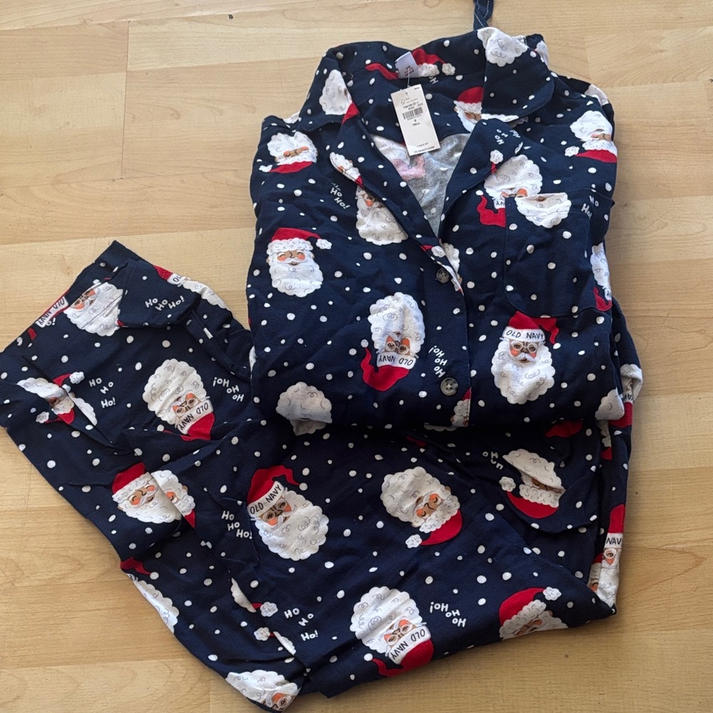 Old Navy Navy and Red Santa Print Kids Pajama Set